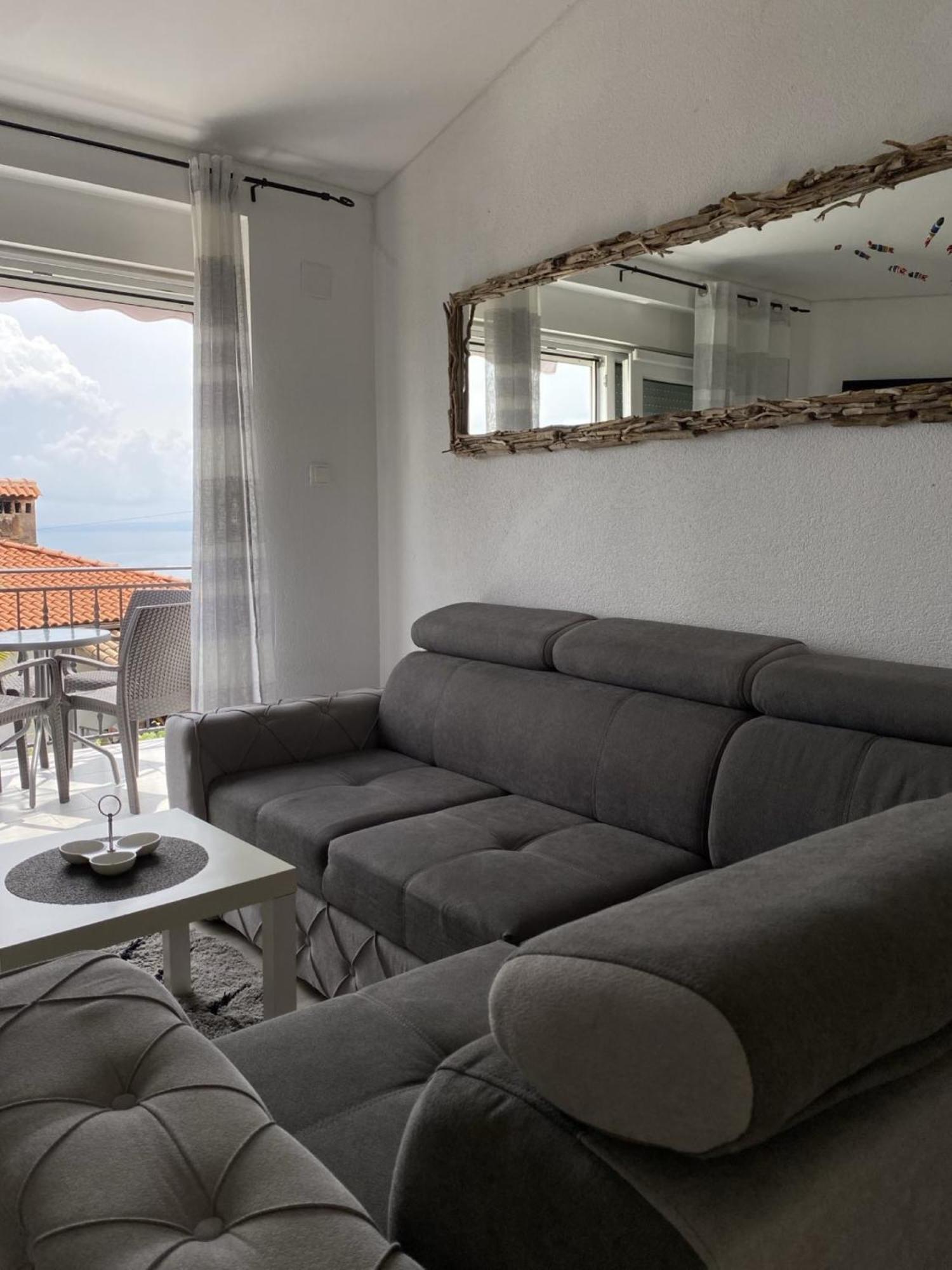 Apartment Ema *